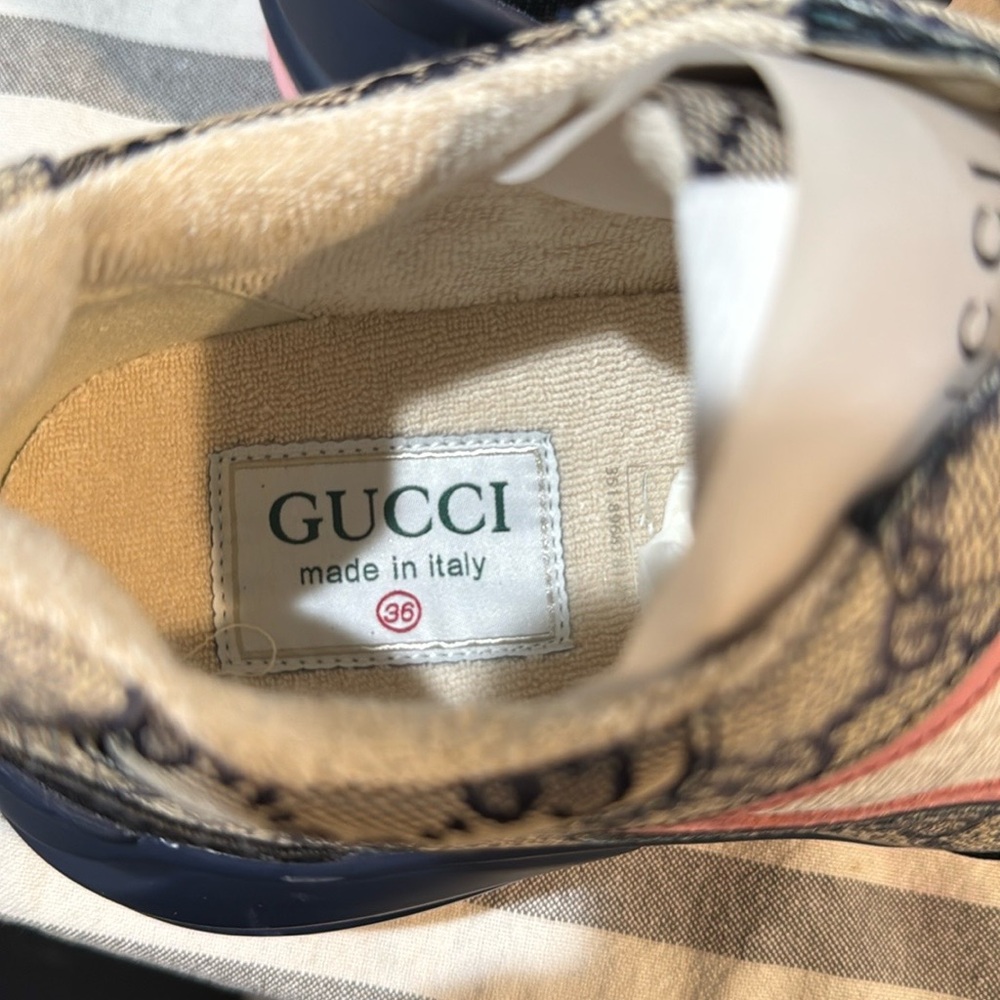 Gucci Pink and Black Lace-Up Shoes - Picture 5 of 5